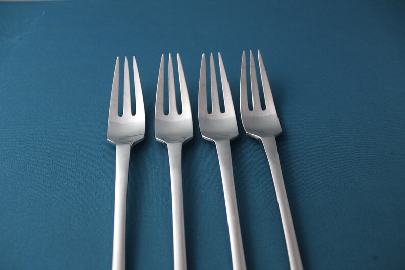 Simple64 Forks 4 Dinner Forks Dansk THISTLE Satin Stainless France 7 3/4