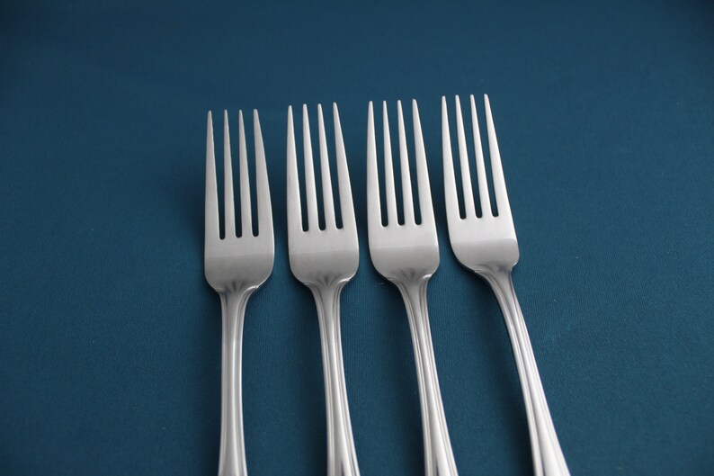 Simple64 Forks 4 Dinner Forks Pfaltzgraff BISCAYNE Stainless Korea 7 1/4