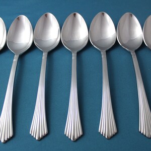 7 Place Oval Soup Spoons Retroneu HERMES 18/8 Stainless Korea 7 3/8&quot;