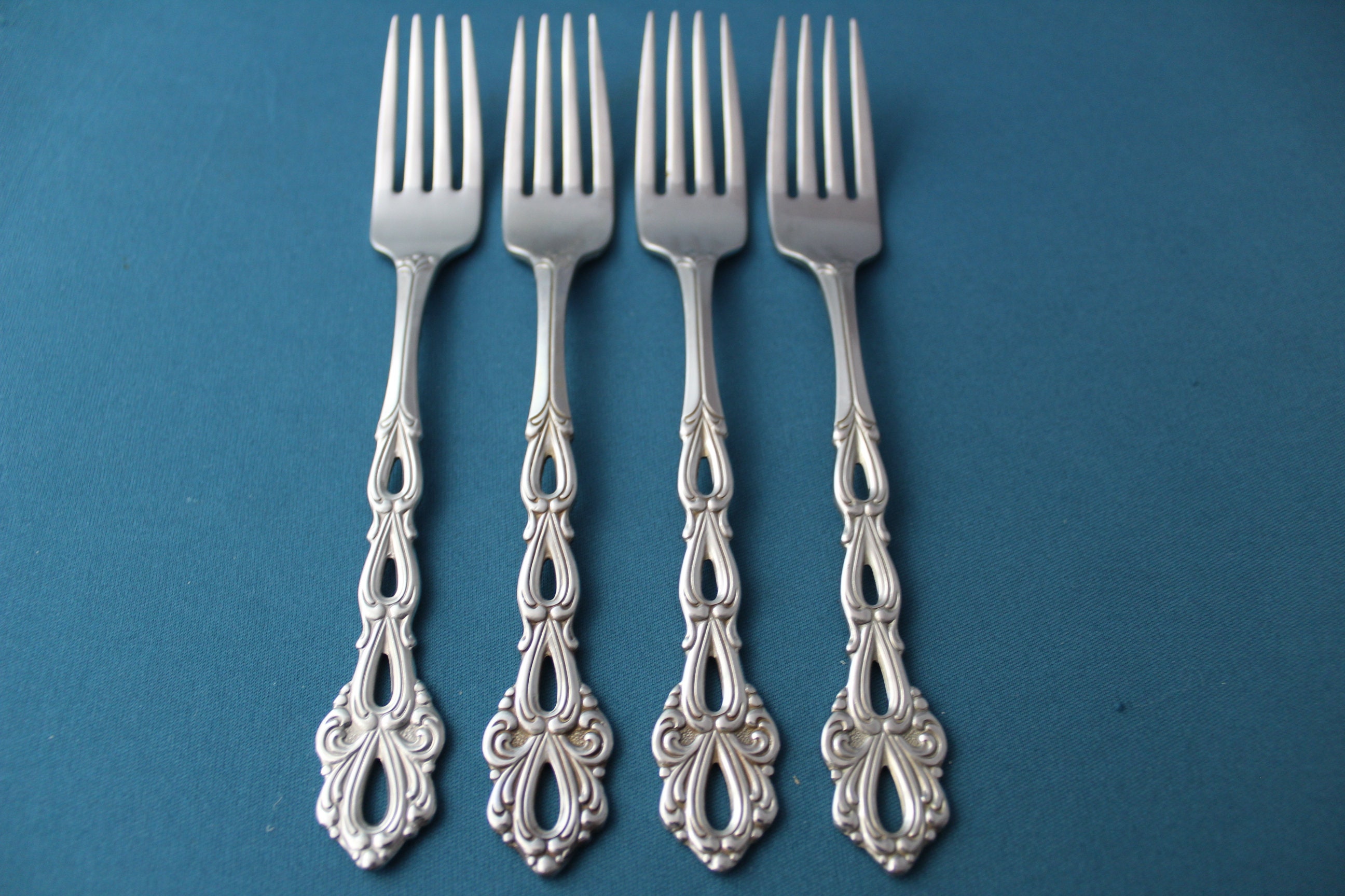 4 Dinner Forks Oneida Community CHANDELIER Stainless 7 3/8