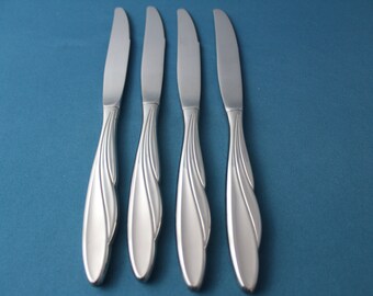 4 Dinner Knives Hollow Oneida Community SHORELINE GLOSSY Stainless NEW 9"