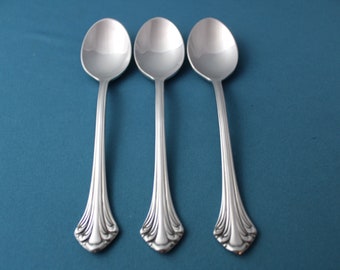 3 Place Oval Soup Spoons Towle COLONIAL PLUME 18/8 Stainless Germany 7 1/8"