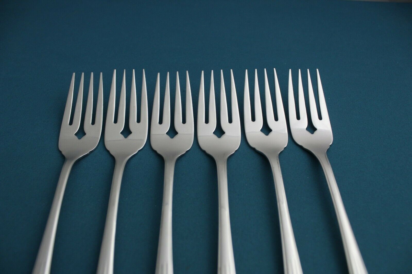 6 Salad Forks ONEIDA 1881 Rogers BITTERSWEET / REPOSE Stainless 6 3/4