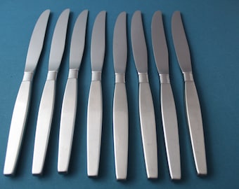 Oneida Stainless Steel BITTERSWEET/REPOSE Lot of 2 Dinner Knives 9" 