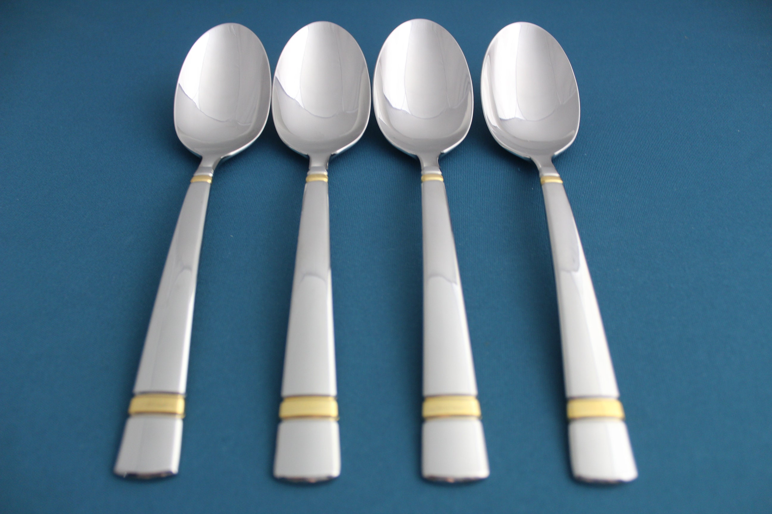 4 Place Oval Soup Spoons Yamazaki Patrick CHELSEA GOLD Japan LIGHT Use 7 3/4"