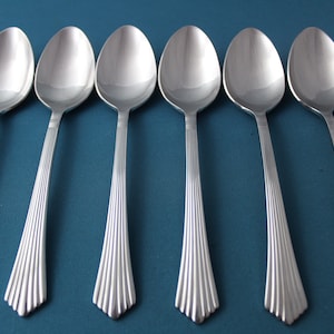 6 Place Oval Soup Spoons Retroneu HERMES 18/8 Stainless Korea 7 3/8&quot;