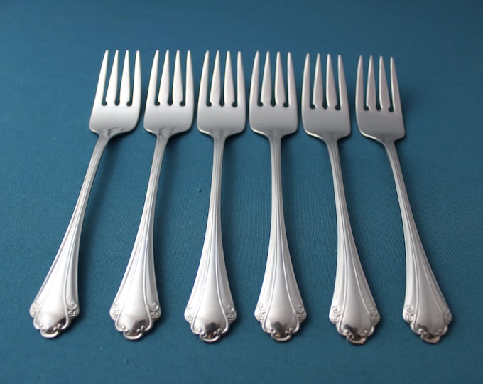 Oneida Deluxe 18/8 Stainless Profile Falkirk Pattern Set of 8 Dinner
