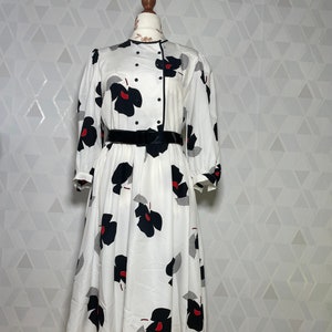 Vintage Stunning floral real deep vintage 80s dress