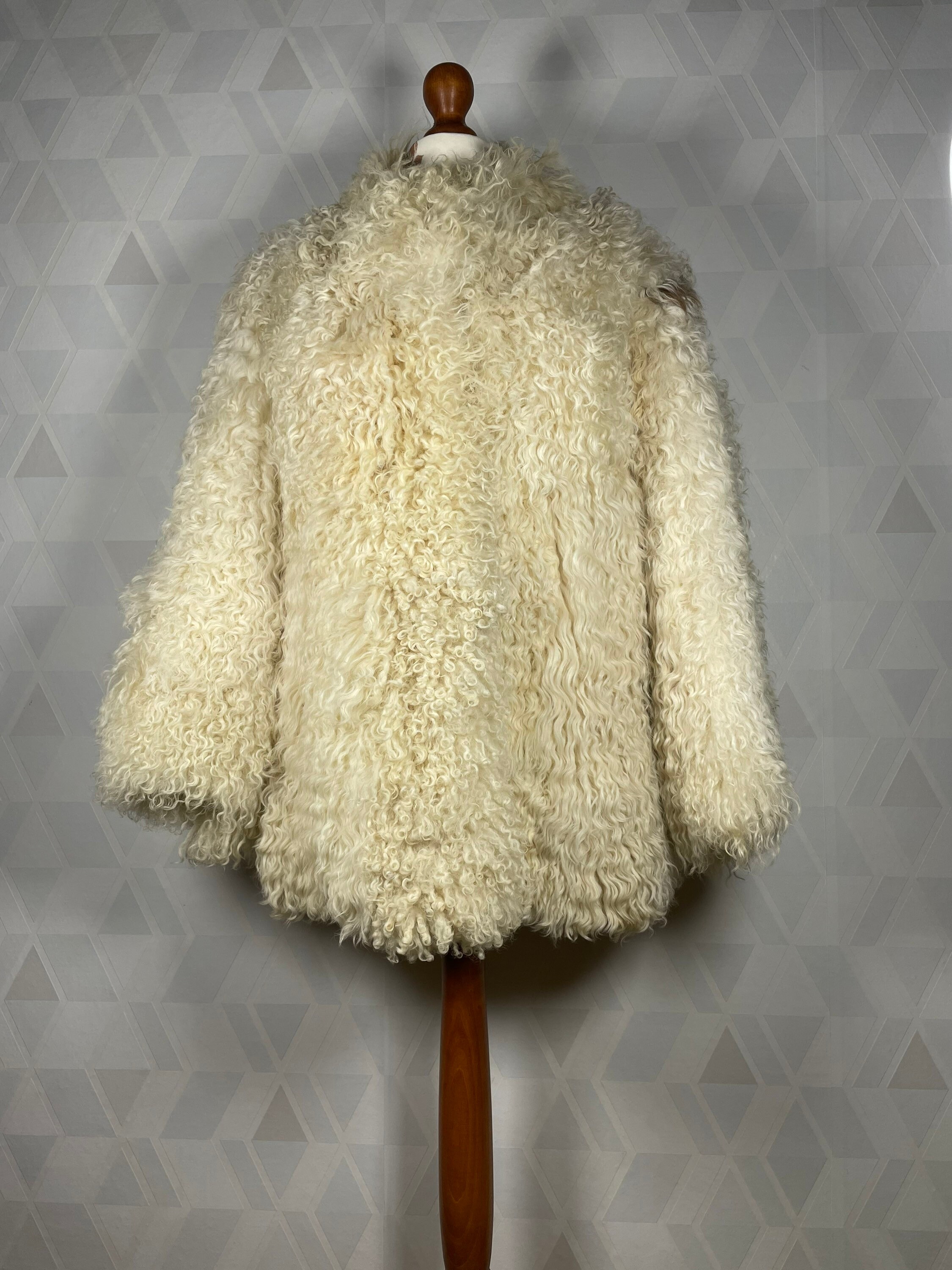Vintage 1970 Mongolian Lamb Fur Coat Fur Very Spectacular Vintage 1970 Mongolian Lamb Fur Coat Fur Very Spectacular