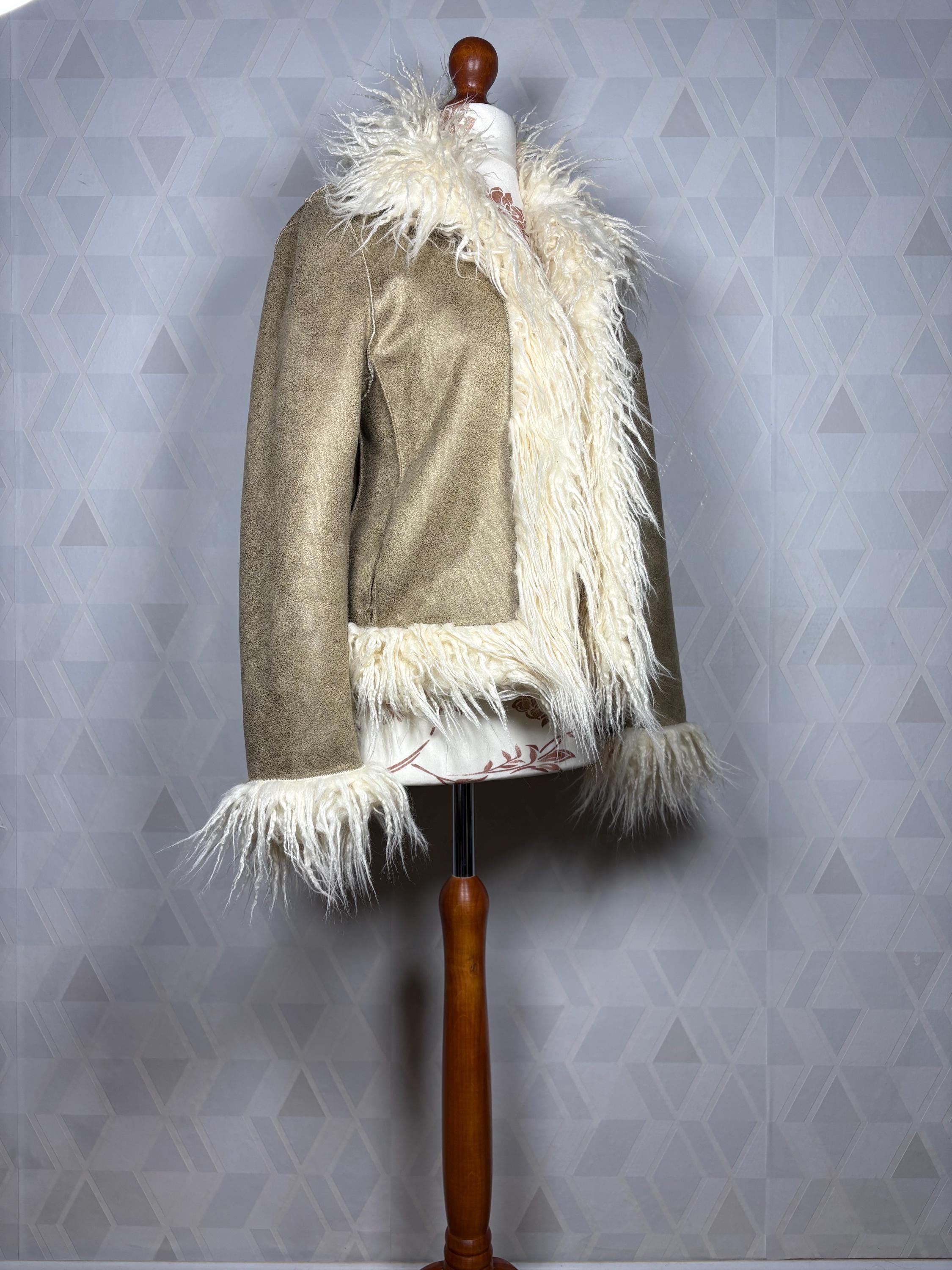 新品未使用◎fig London● pansy　coat Saggy Penny Lane Coat in 70s Style With Dramatic Vege Fur