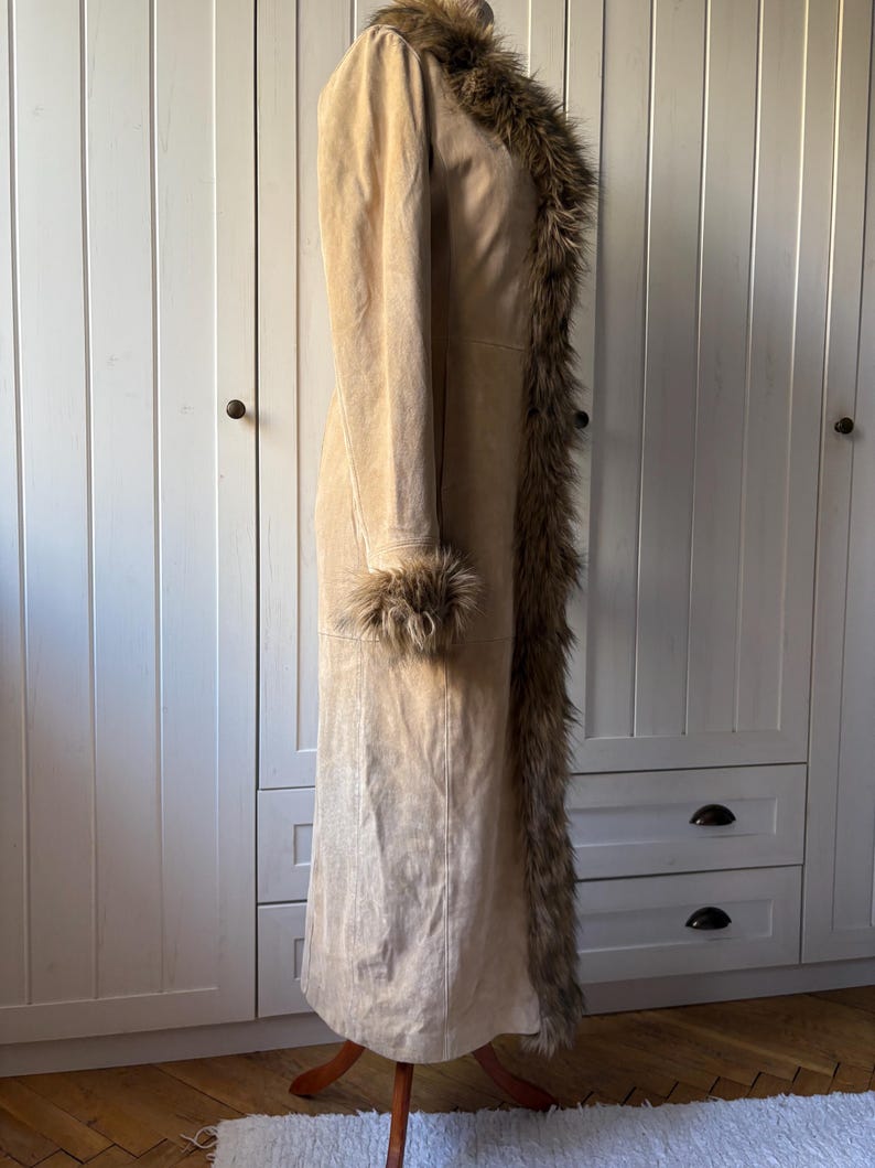 Vintage SO BEAUTIFUL Penny Lane 70s full long coat suede leather coat with dramatic vegan fur Size Small image 6
