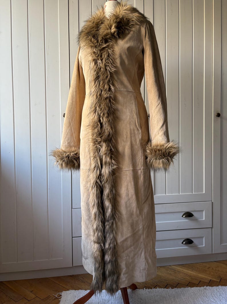 Vintage SO BEAUTIFUL Penny Lane 70s full long coat suede leather coat with dramatic vegan fur Size Small image 7