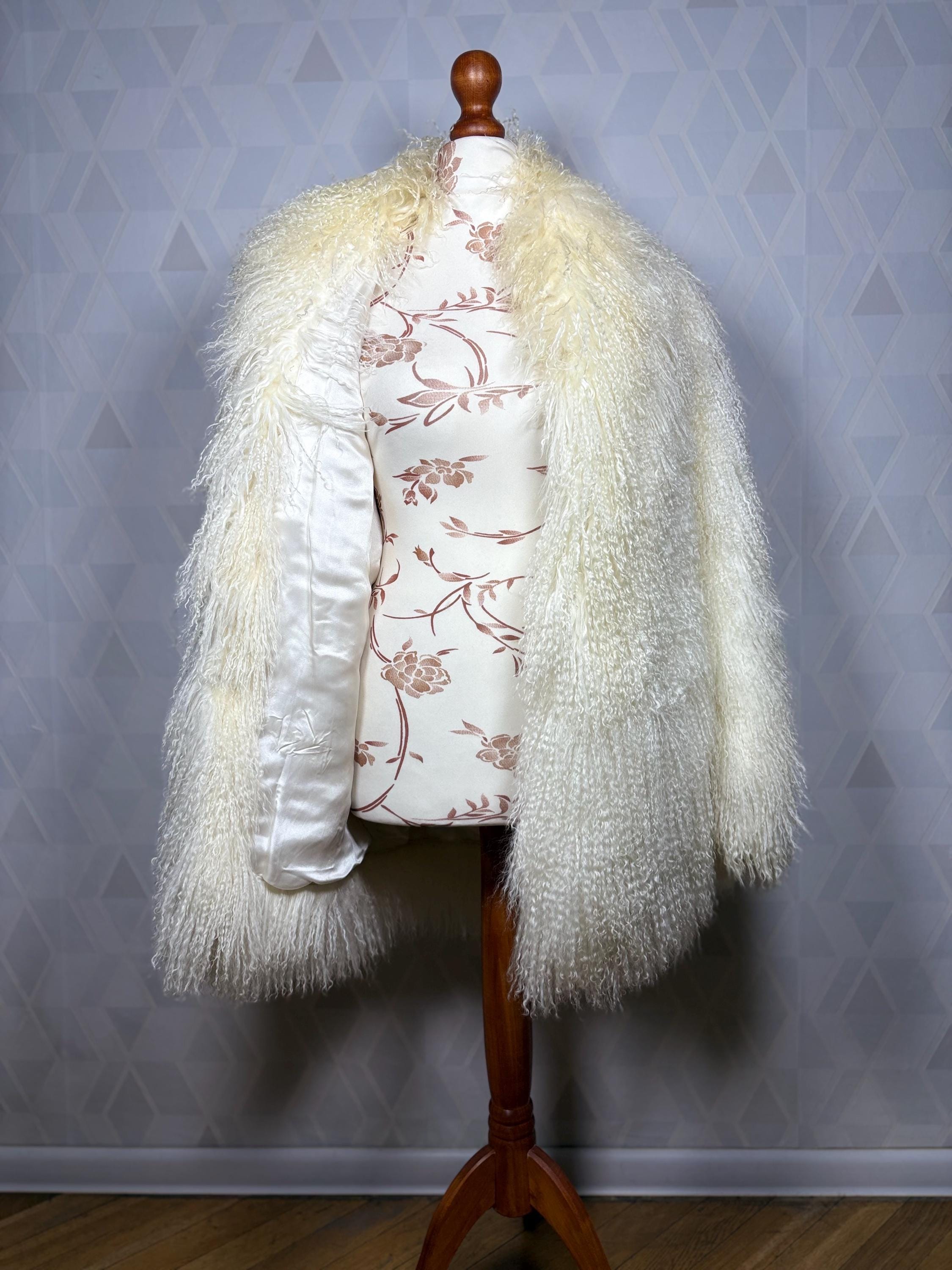 Exquisite 90s Vintage Mongolian Fur Coat – Timeless Luxury, Now