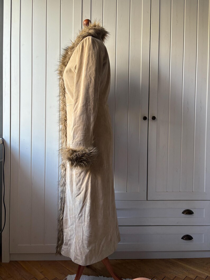 Vintage SO BEAUTIFUL Penny Lane 70s full long coat suede leather coat with dramatic vegan fur Size Small image 8