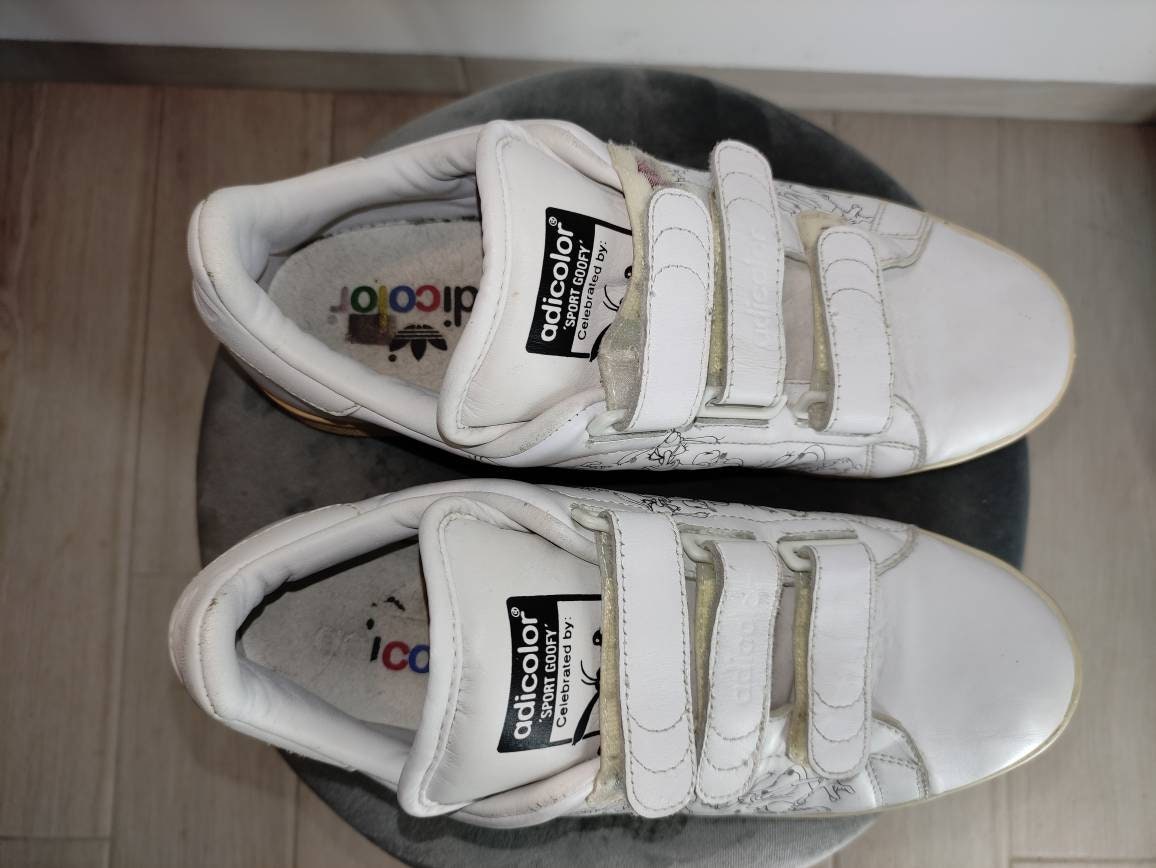 adicolor goofy trainers