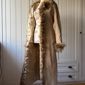 Vintage SO BEAUTIFUL Penny Lane 70s full long coat suede leather coat with dramatic vegan fur Size Small image 9