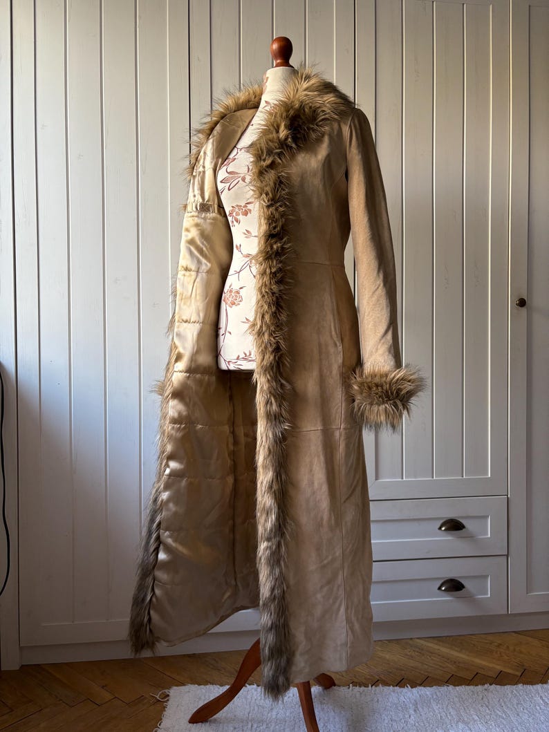 Vintage SO BEAUTIFUL Penny Lane 70s full long coat suede leather coat with dramatic vegan fur Size Small image 9
