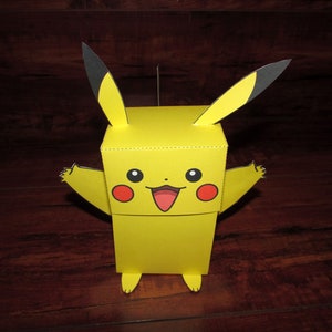 Pudełko na prezenty Pikachu: plik PDF do samodzielnego wydruku z edytowalnym tekstem