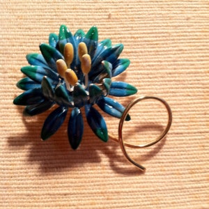 60&#39;s Blue Enamel Flower Pin