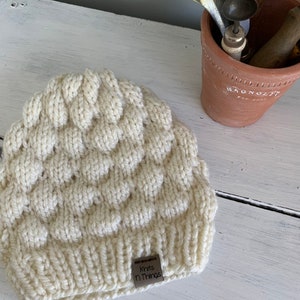 Sombrero de punto de burbuja blanca