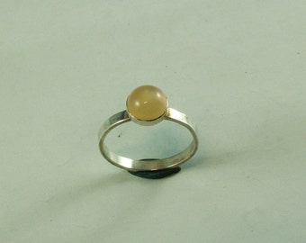 Silver ring with moonstone peach of 8 mm size 18.5
