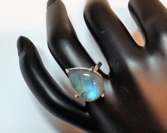 Silver ring with labradorite pear shape of 18 x 13 mm size 18