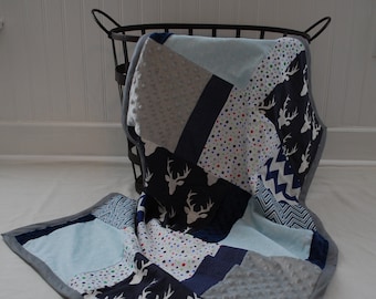 Geweih Patchwork Baby Jungen Decke- Blaue, Graue und Weiße Bettwäsche, Hirsch Baby Jungen Decke, Hirsch und Geweih Kinderzimmer Bettwäsche Dekor