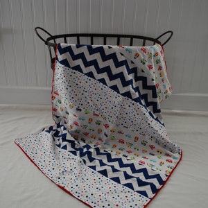 Treinen, vliegtuigen en auto's Babydeken patchwork babydeken - rode, blauwe en groene babydeken, babydeken transport, babydeken voertuig