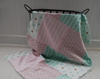 Mint, Rosa und Gold Patchwork Baby Decke- Neutral Baby Mädchen Decke, Mint Kinderzimmer, Rosa Kinderzimmer, Gold Kinderzimmer, Baby Mädchen Kinderzimmer Dekor