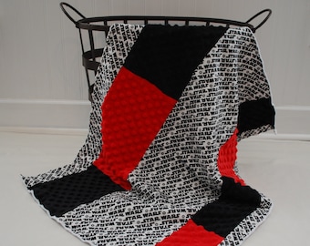 Stars Wars Patchwork Baby Decke- Schwarz, Weiß und Rot Baby Decke, Star Wars Kindergarten, Nerd Baby, Star Wars Baby Bettwäsche,