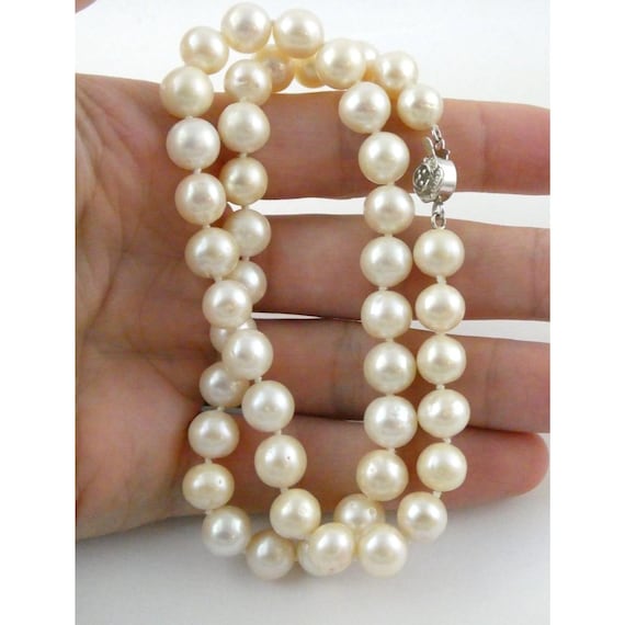 Elegant Faux Cream Pearl Necklace Like new | Mercari Elegant‎ Cream Pearl Necklace display picture 1