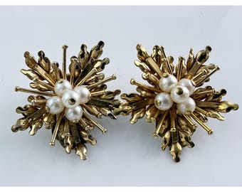 Pendientes de clip con diseño de estrella, chapados en oro de 12k, estilo vintage, con perlas de imitación IPS Imperial Pearl.
