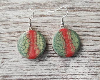 Groene emaille oorbellen | Rode emaille oorbellen | Handgemaakte sieraden | Spaanse houten sieraden | Honingraat oorbellen | Groene ronde oorbellen