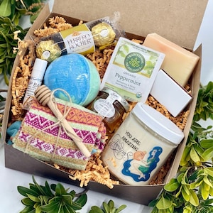 Hygge Aquarius Gift, Cozy Aquarius Gifts, Hygge Gift Basket, Aquarius Birthday Gift, Zodiac Birthday Gift Box, Aquarius Candle, Spa Gift Set