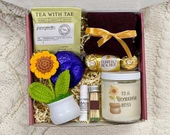 Boss Gift Box: Soy Candle, Crochet Flower, Tea & Socks