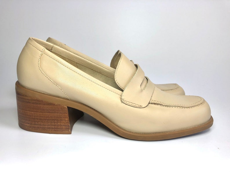 sz 9.5 vintage 90s Y2K Westies chunky block heel tan beige leather slip on penny loafers shoes made in Brazil 40