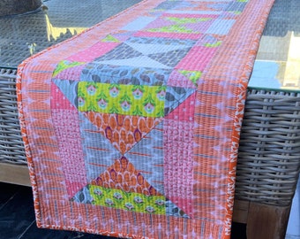 Fractured hourglass table runner pattern and video tutorial