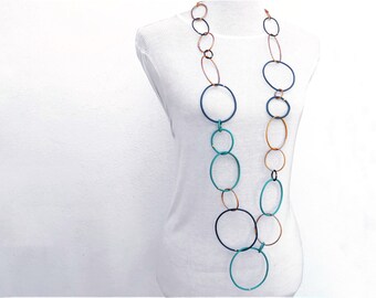 Long collier sautoir XXL grosses mailles cercles cuir turquoise bleu et bronze