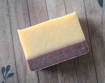 Savon de suif fait main - Baies et crème - Pain de savon traité à froid, savon naturel fait maison