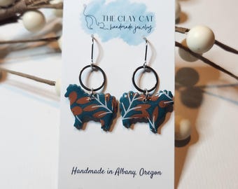 Boucles d'oreilles mouton, fleurs bleu sarcelle et orange, boucles d'oreilles en argile polymère, faites main, crochets en acier inoxydable, cadeau pour les amateurs de moutons