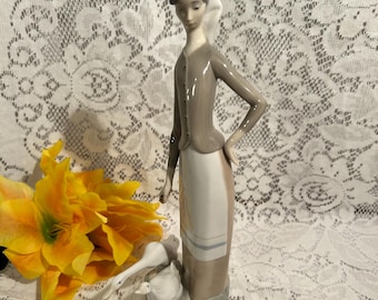 Retired 11" Lladro Girl With Geese #1035~LLadro Porcelain Figurine Shepherdess With Two Geese Retired Standing Lladro Girl feeding Geese