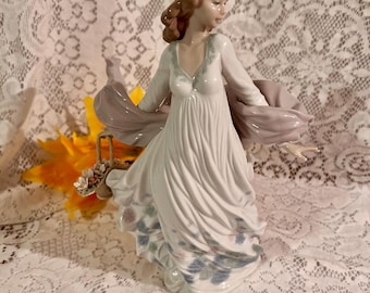 Lladro Spring Splendor Large 11