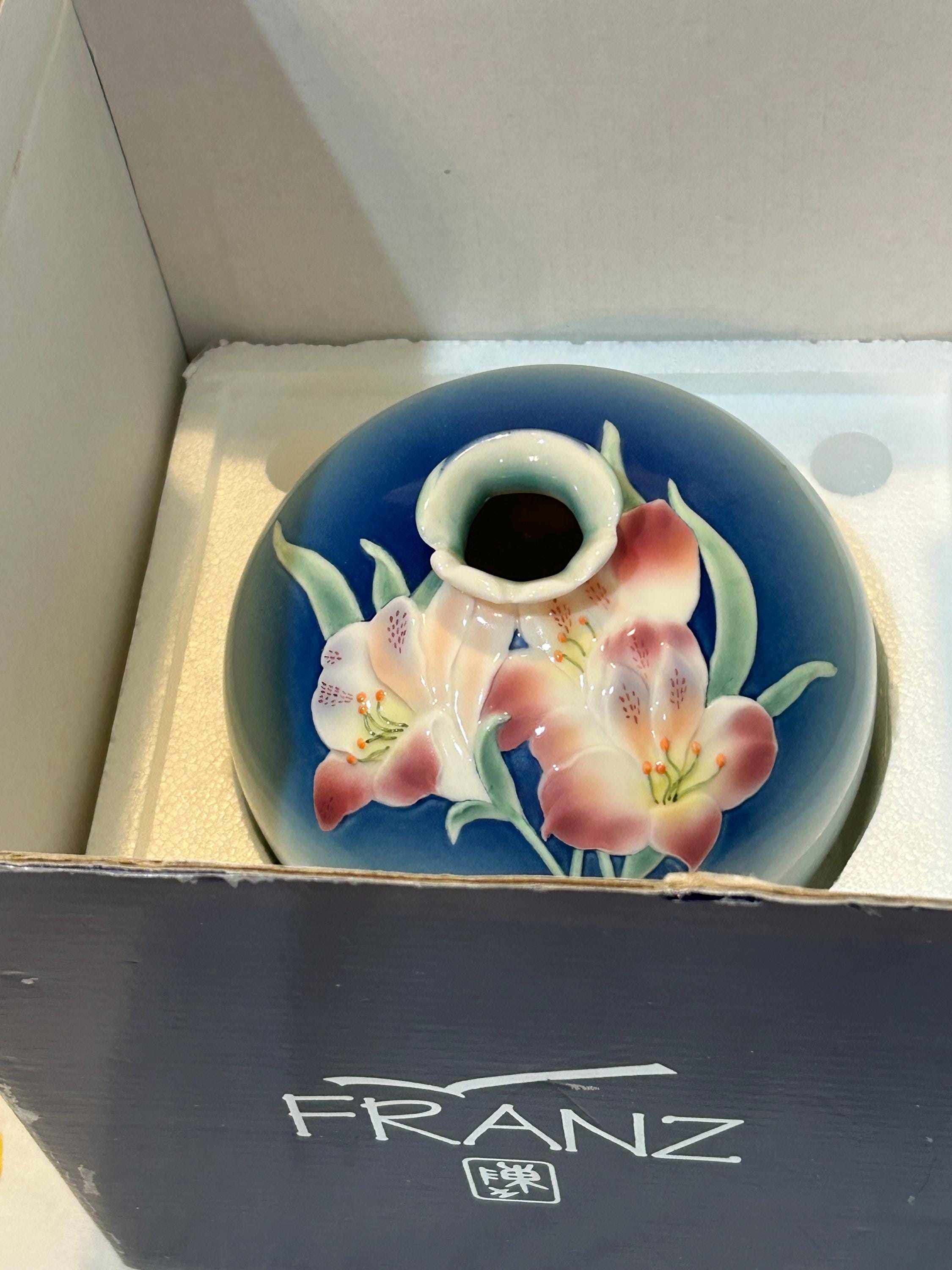 FRANZ 花瓶 FZ03390 New in Box Franz Porcelain Lily Design Round Flower Vase XP1894