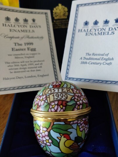 BOXED Easter 1999 Halcyon Days Enamels Hinged Egg Trinket Box
