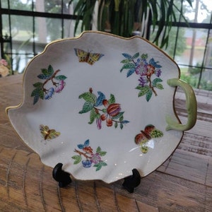 HEREND Porcelain Queen Victoria Butterfly & flowers 8&quot; Leaf Dish-Herend 150th Anniversary Queen Victoria Tree Branch Handle Dish #203 Ex Con