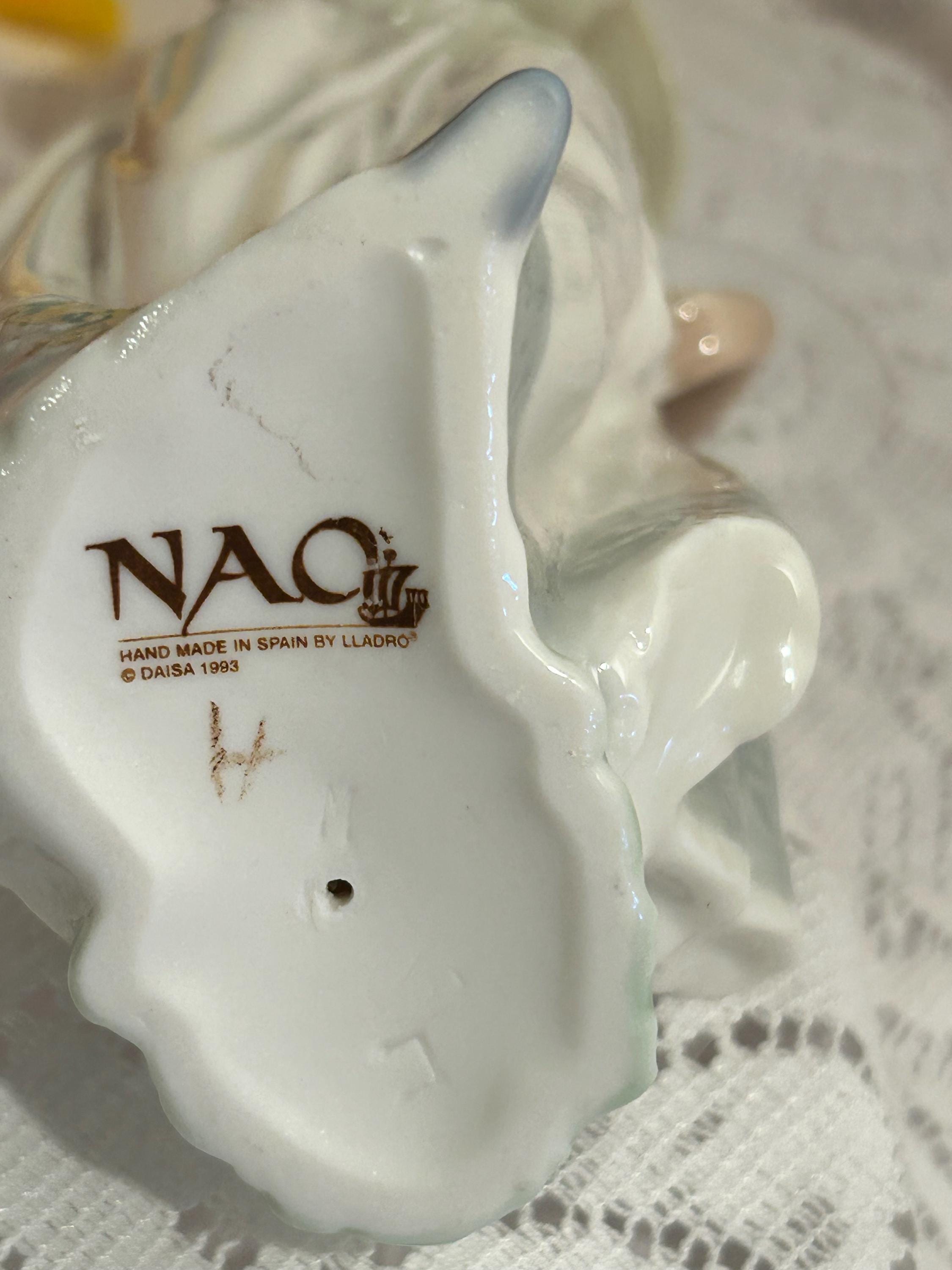 Boxed Nao by Lladro Spring Flowers #1195 Vintage 1993 Porcelain