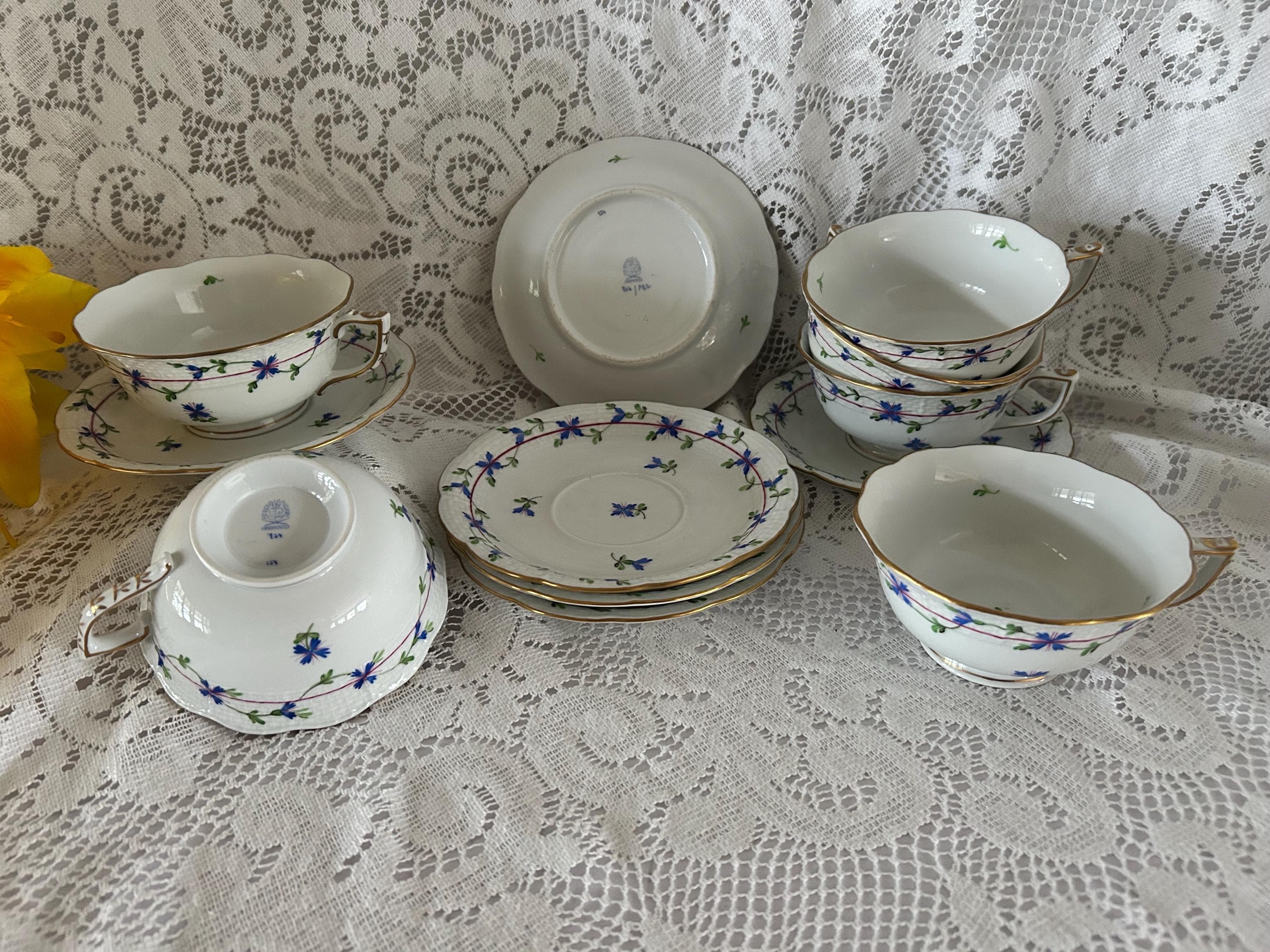 HEREND 青い花柄の陶器製菓器 Herend Cornflower Blue Garland Cup & Saucer Set-wavy Edge 6 Oz Tea