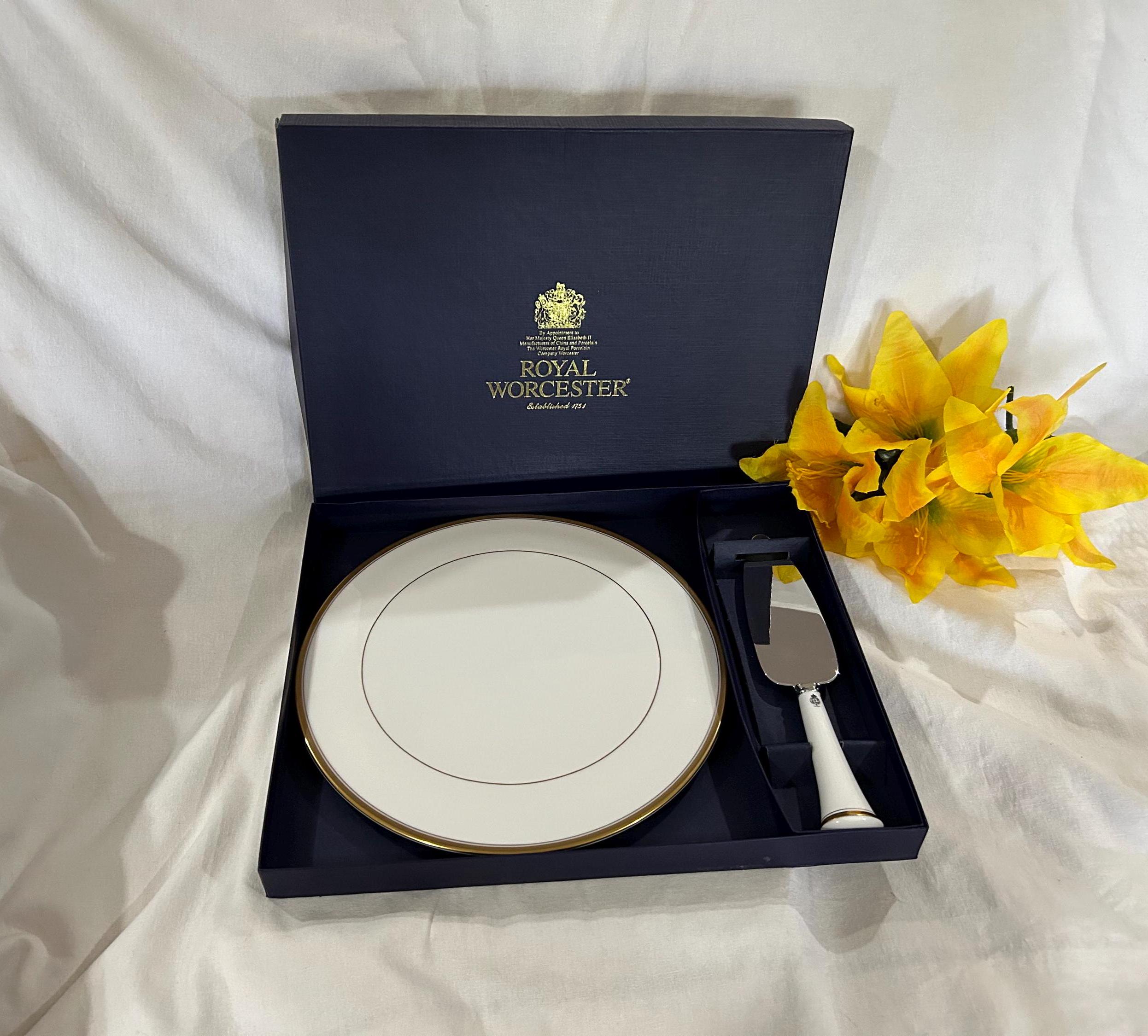 Worcester Ware社BREAD•CAKESケース イギリス製 Boxed Royal Worcester Gold Viceroy 11