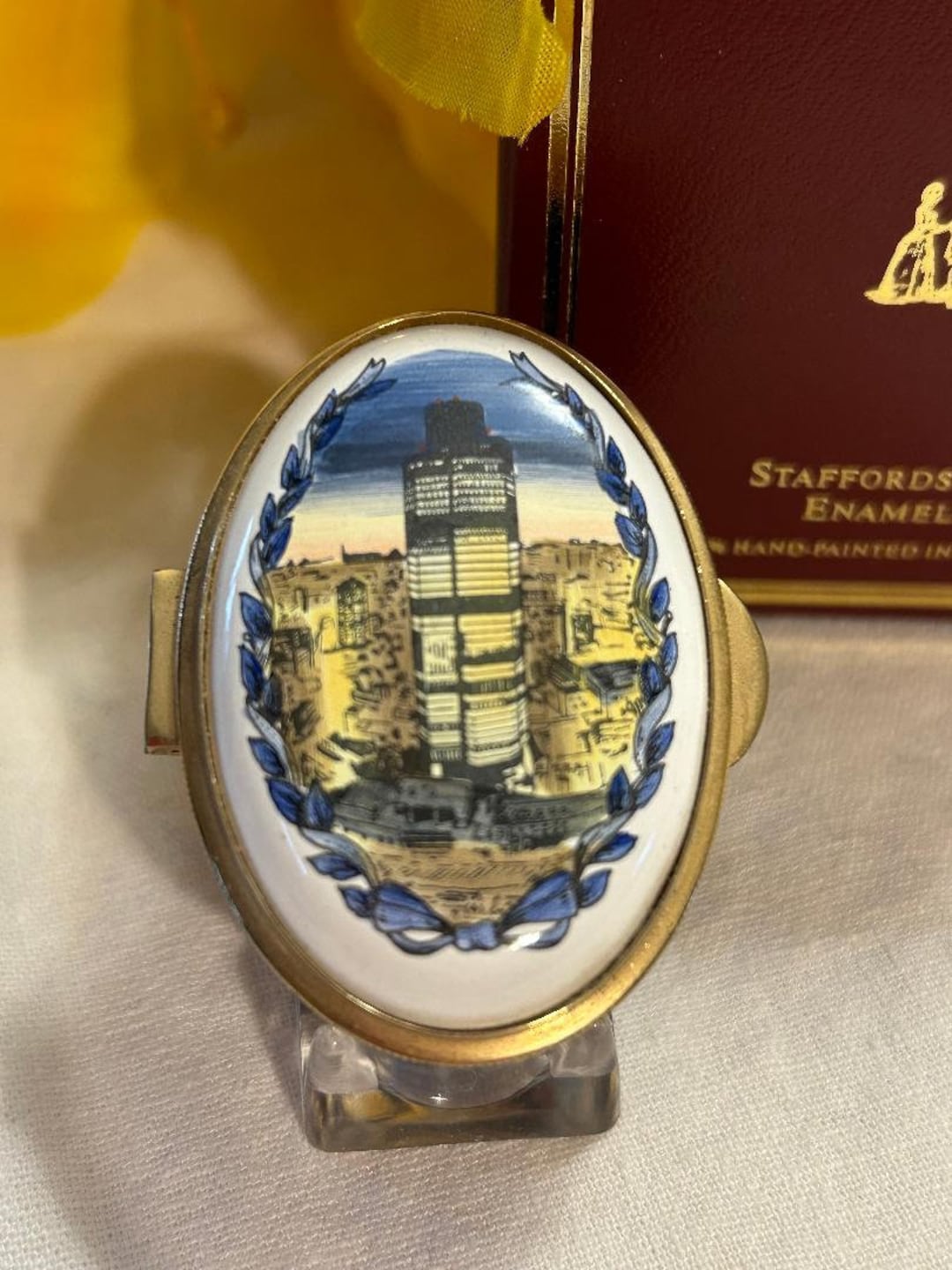 Boxed Staffordshire Enamels Oval Hinged Natwest Bank Tower London