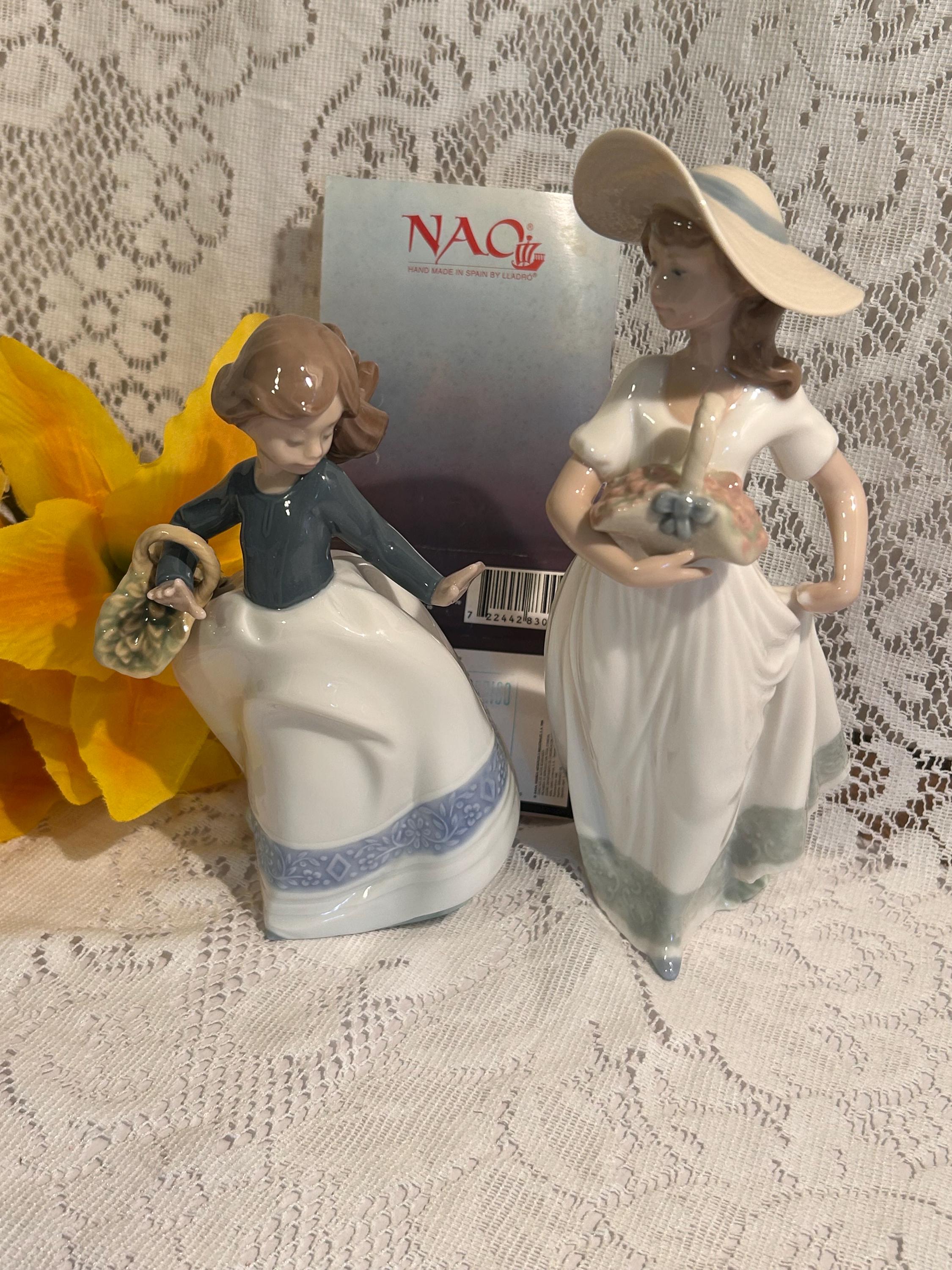 Nao Girl Flowers - Etsy